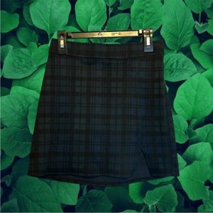 Abercrombie kids plaid notch-front skirt